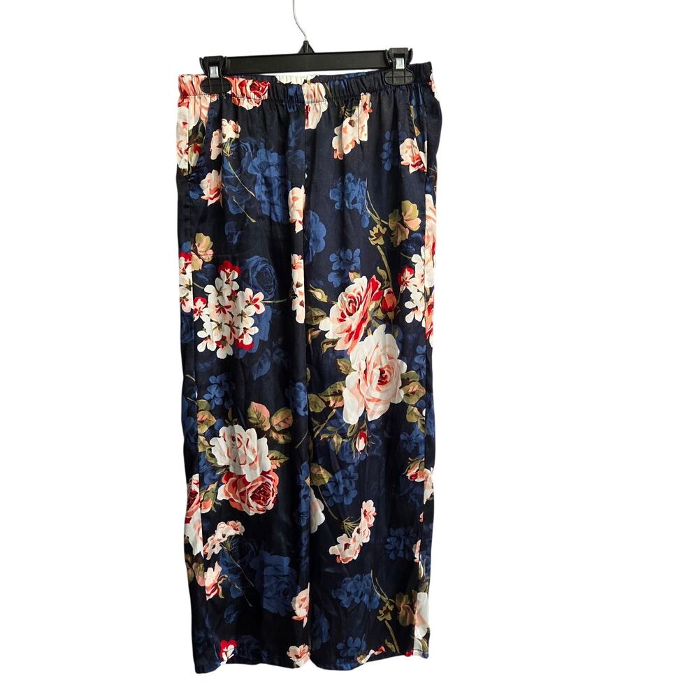 Joyspun Woman's Black with Floral Design Pajamas 2 piece silky set size M